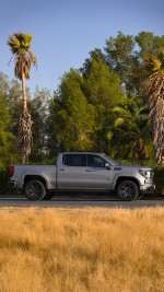 2023 GMC Sierra 1500 AT4 Black Widow - 2700 km