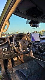 2022 Toyota Tundra SR5 - 60k km